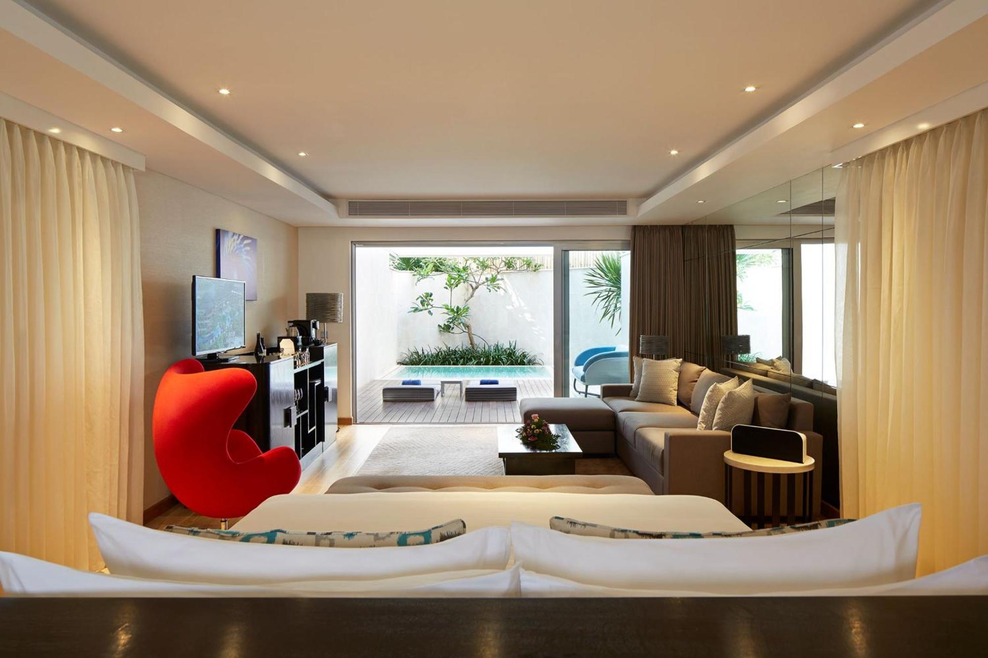 Deluxe Suite Plunge Pool