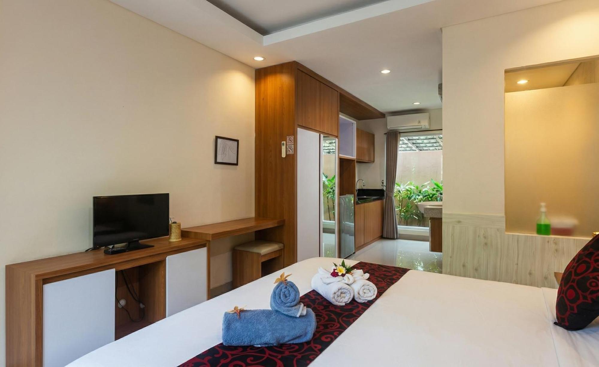 Deluxe Double Room Pool Access Garden View