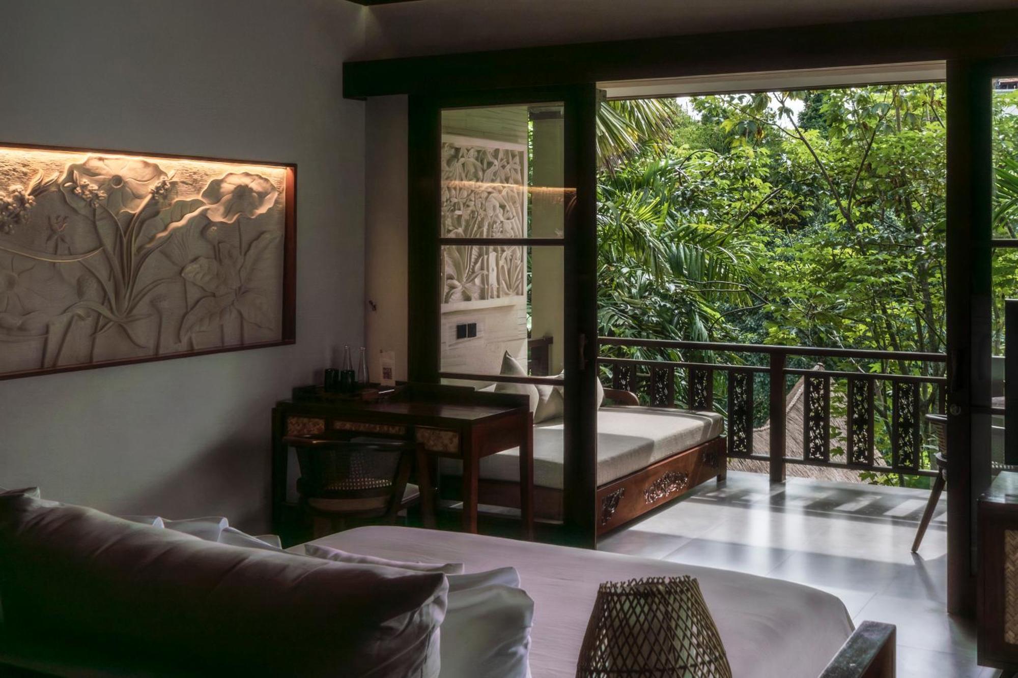 Grand Aksari Suite Bathtub