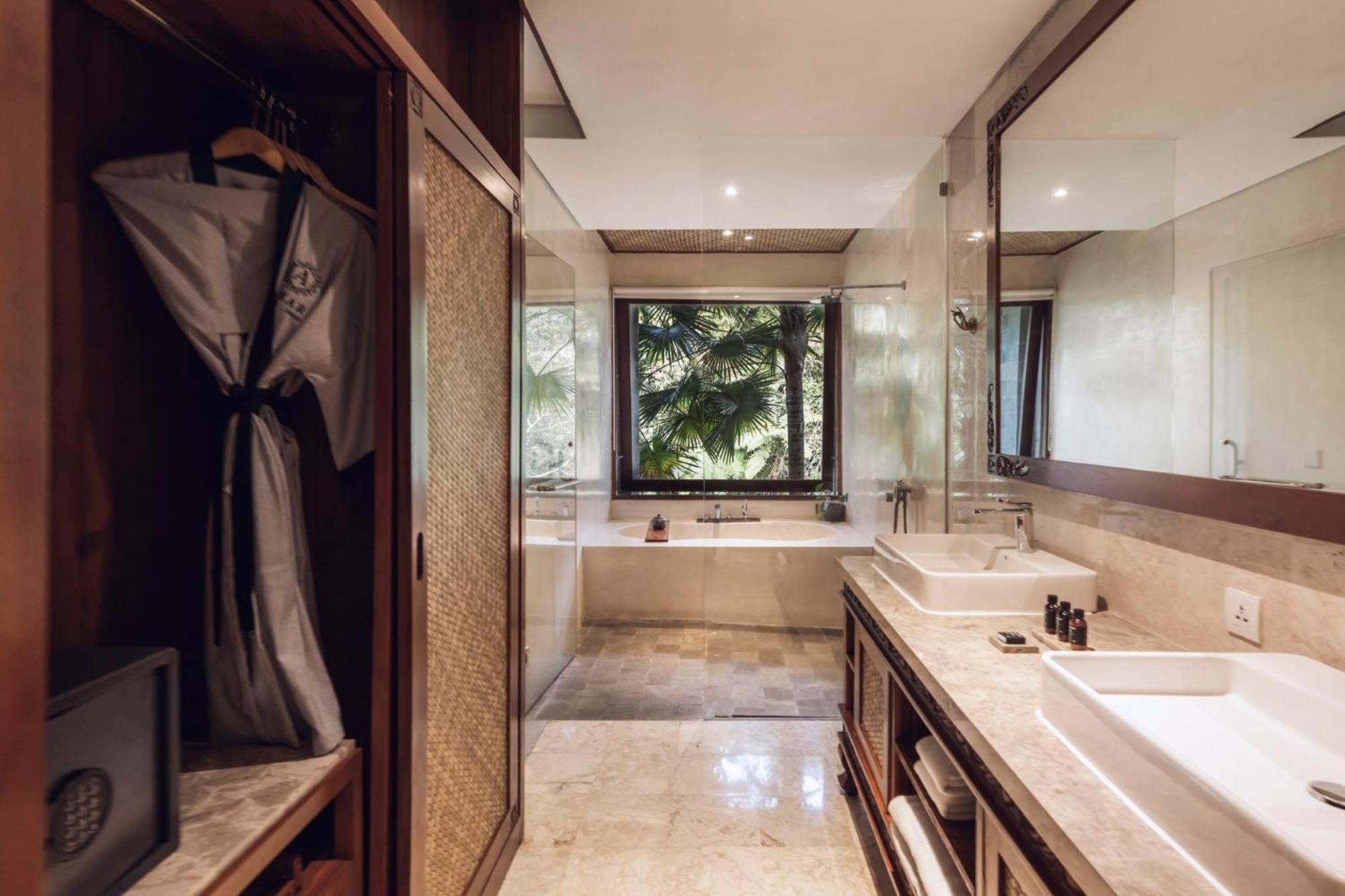 Suite forest view