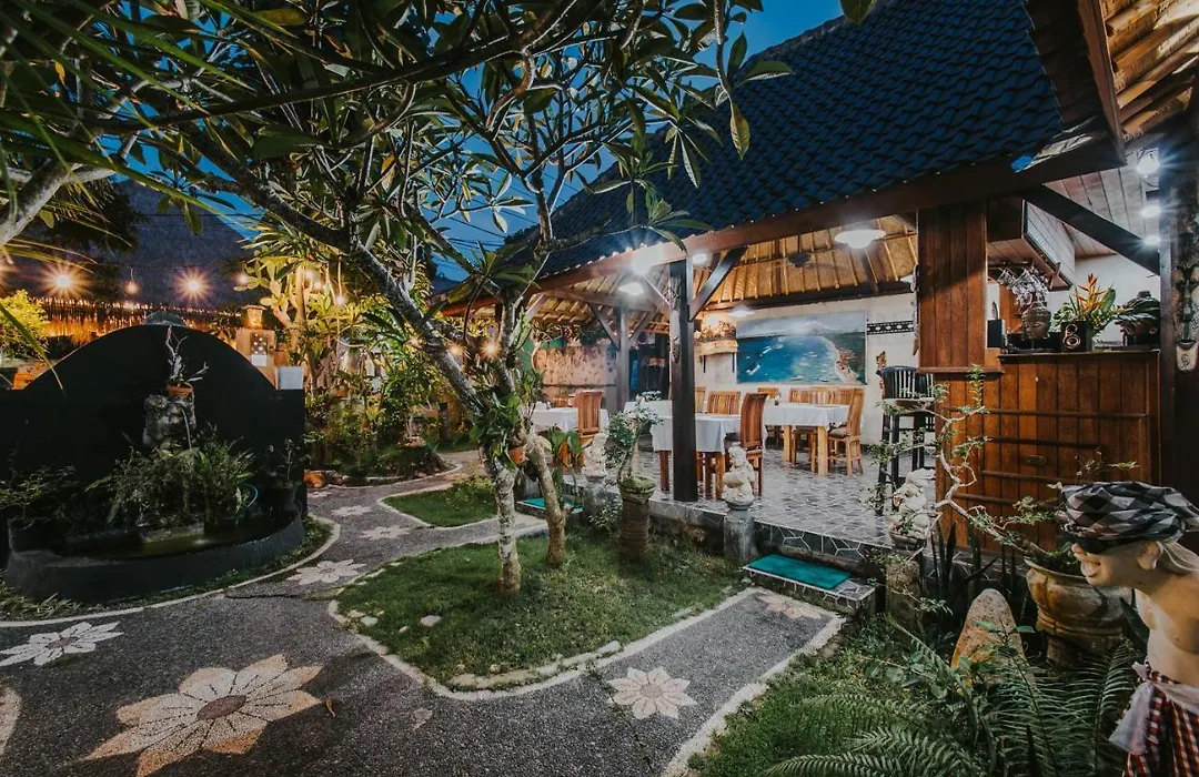 Alam Nusa Bungalow Huts & Spa-1