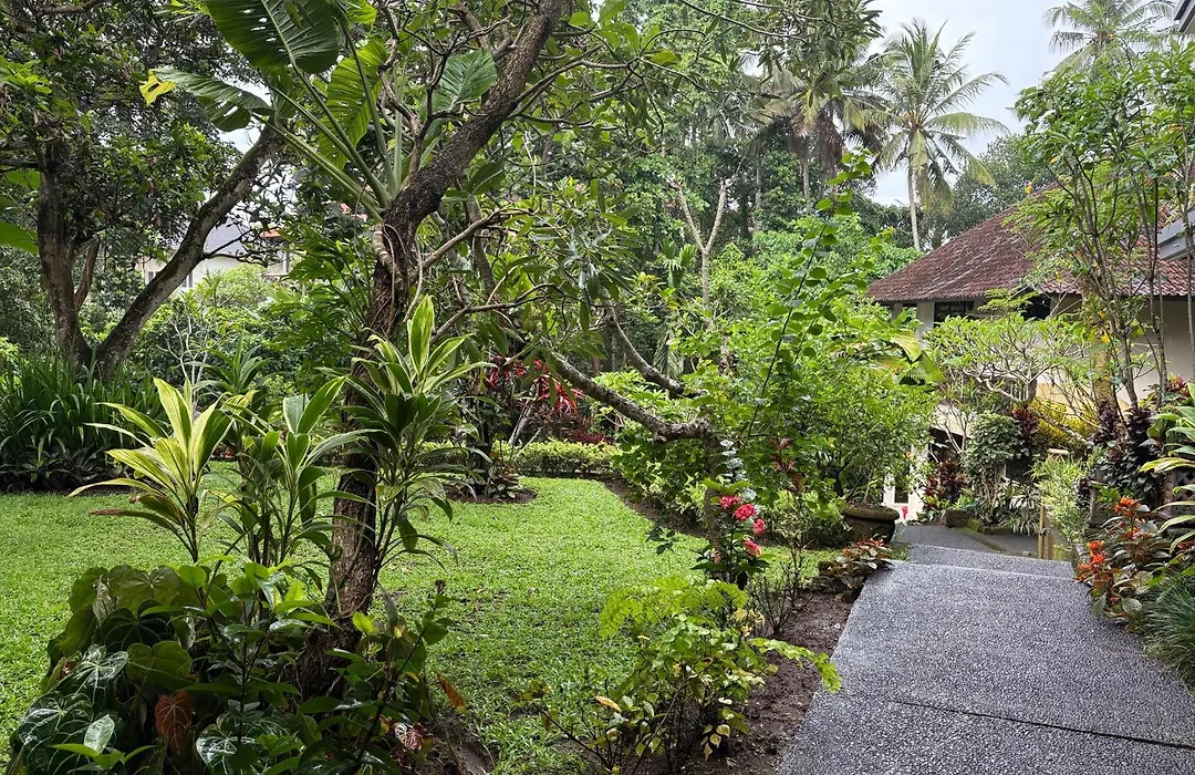 Raka Rai Bungalows-1