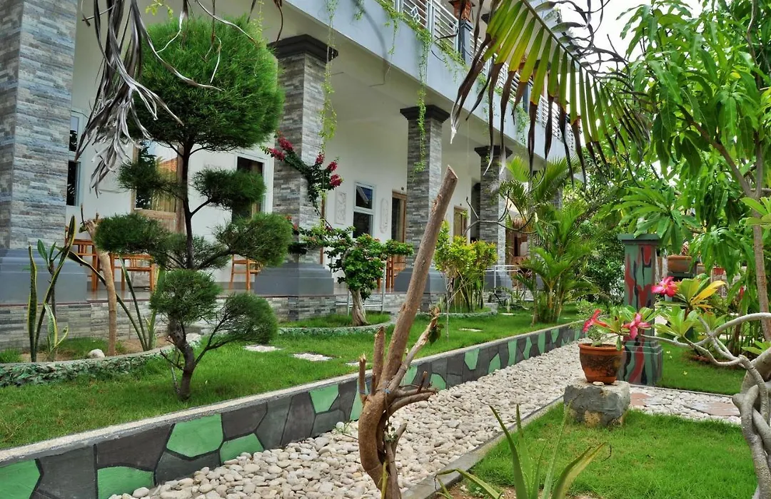 Cemara'S Beach Homestay-1