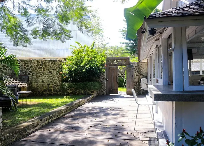 Chanteak Bali - White House 2ジンバラン