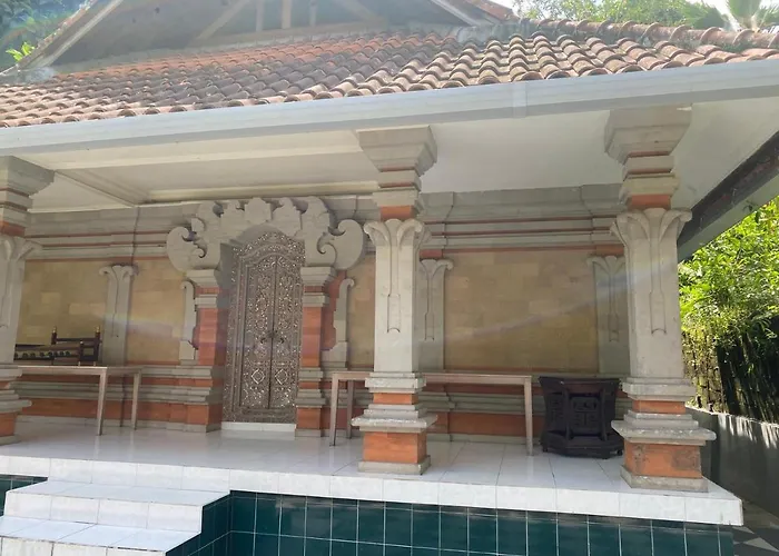 Sri Ratna Sugara Guesthouse ウブド