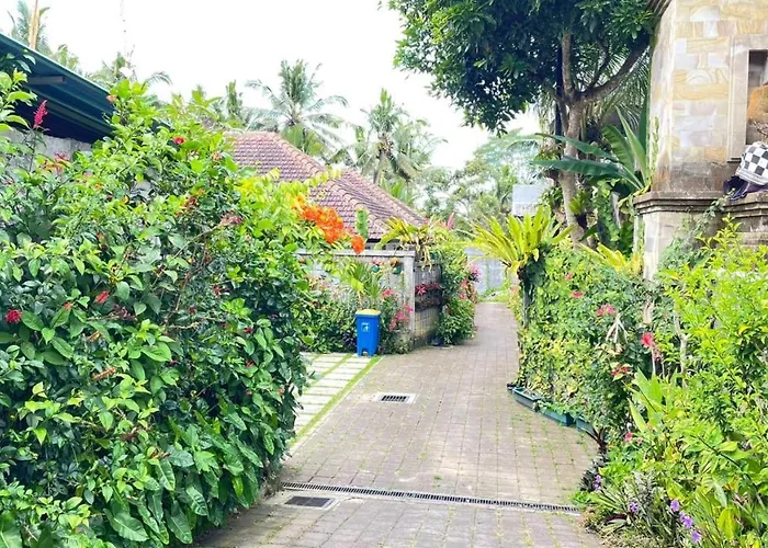 Rumah Taman Kutuh ウブド