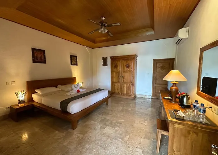 Pondok Bambu Resort - 5 Stars Padi Dive Centre Candidasa