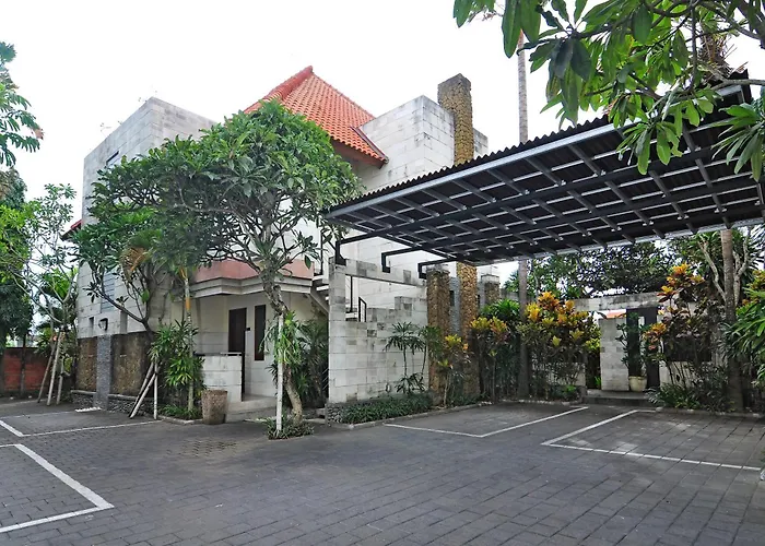 レギャン Taman Ayu Town Houseアパートホテル