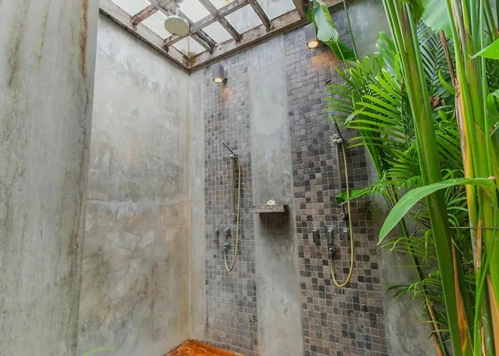 Villa Lavish 5 Bed, Sleeps 10, Butler, Daily Breakfast Canggu