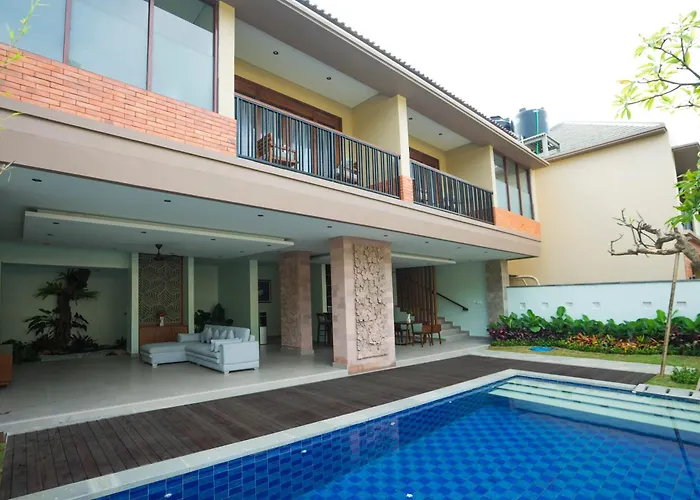 The Grand Villandra Resort Lovina