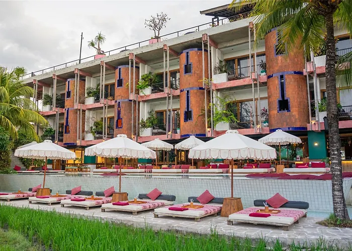 Shore Amora Canggu - 4 star Hotel