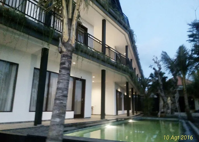 Grandpa Guest House Canggu 