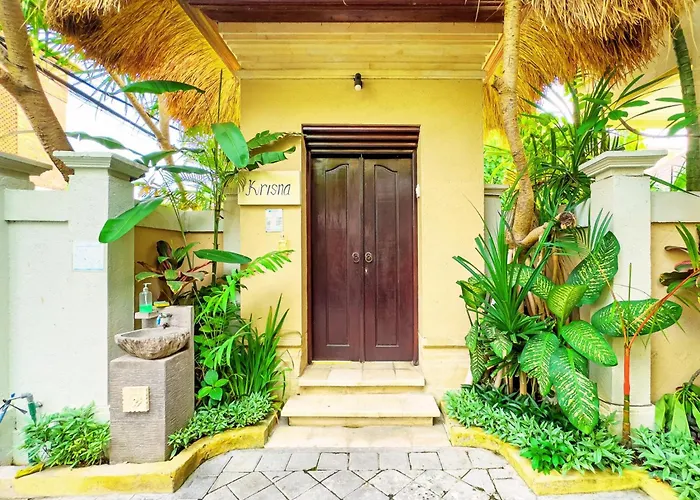 Villa Bugis Kayu Aya Seminyak con Piscina