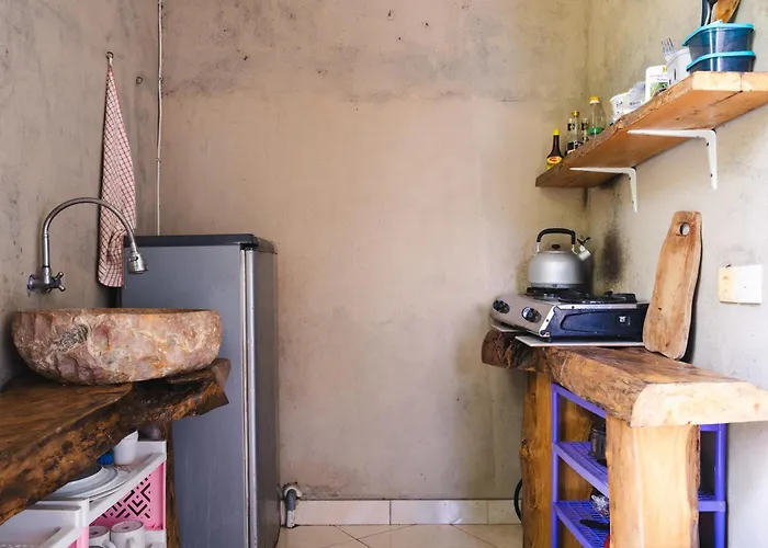 Amed Sari Beach Guesthouse