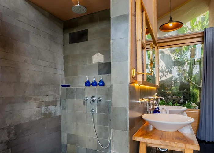 Amora Ubud Boutique Villas mit Pool
