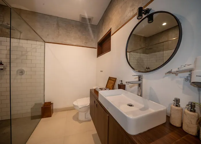 Ratan Uluwatu Hotel And Villas
