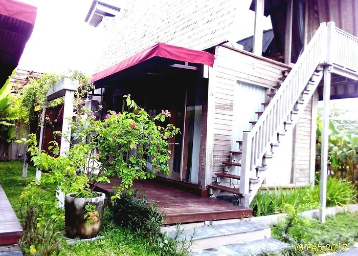 Shania Villas クタ