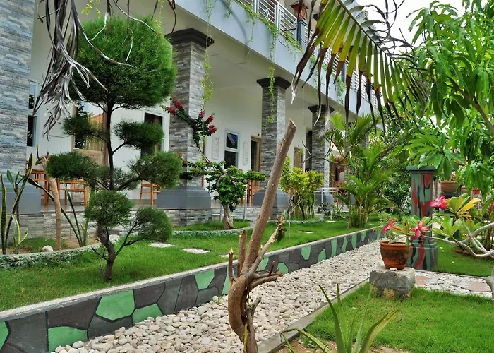 Cemara'S Beach Homestay Batununggul